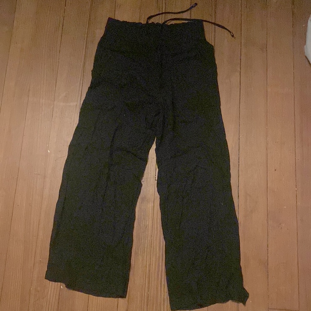 NWOT Abercrombie ankle wide-leg pants.